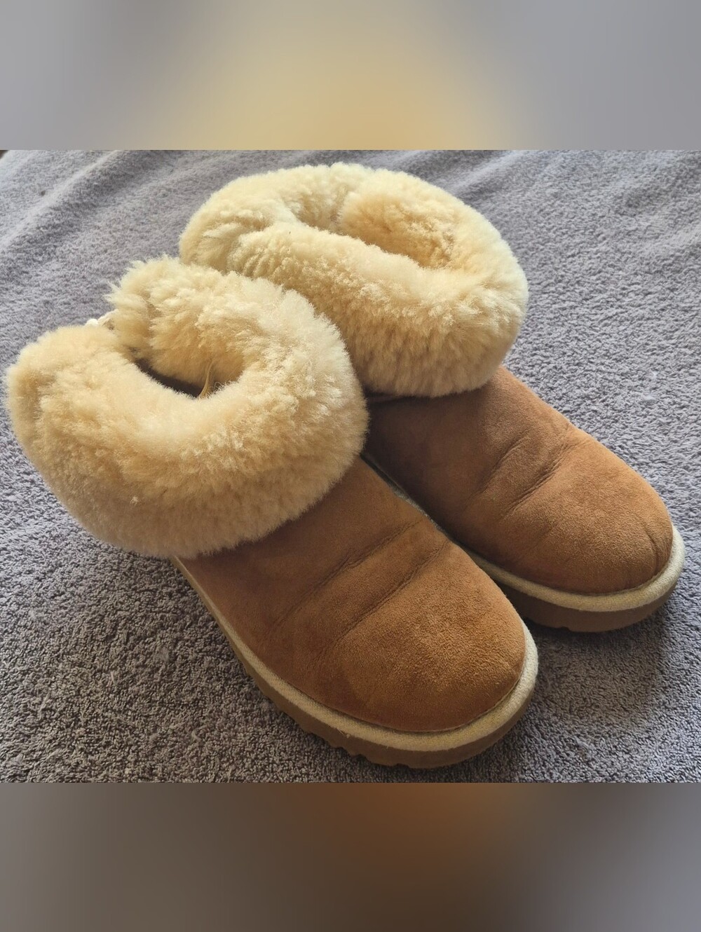 UGG Selene Chestnut Ankle Boots Size 8 | Authentic | Missing Heel Fur on Right